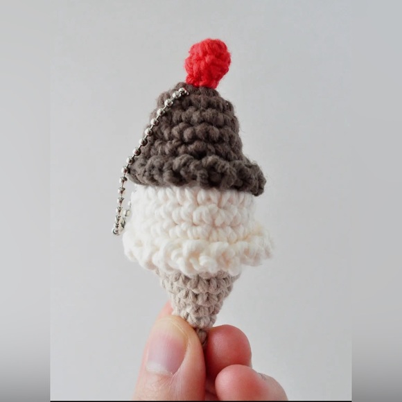 Ice Cream Keychain Crochet Kit - Picture 3 of 8
